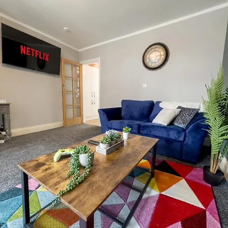 Stunning House Free Parking Garden Wifi Vakantiehuis *