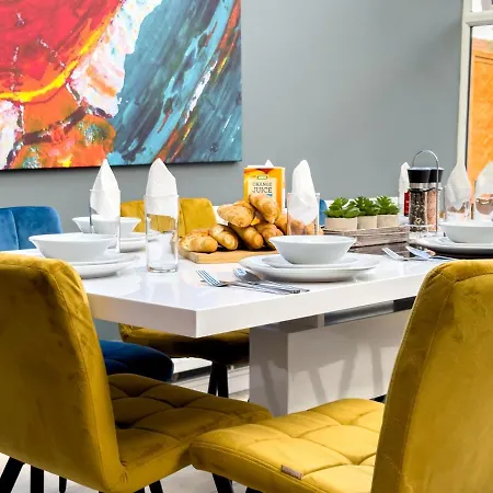 Dom wakacyjny Stunning House Free Parking Garden Wifi *