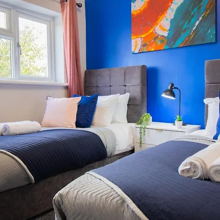 Stunning House Free Parking Garden Wifi Vakantiehuis *