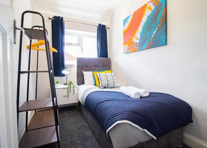 Stunning House Free Parking Garden Wifi Nyaraló