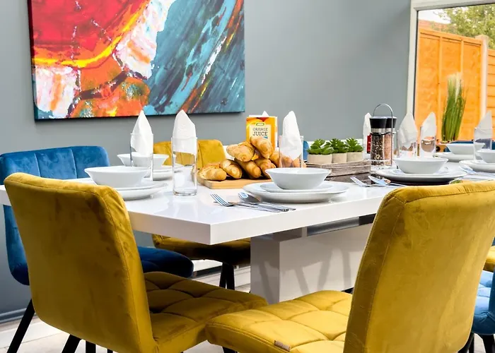 Nyaraló Stunning House Free Parking Garden Wifi *