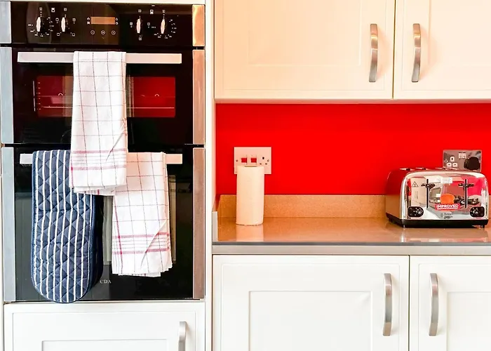 Stunning House Free Parking Garden Wifi Nyaraló