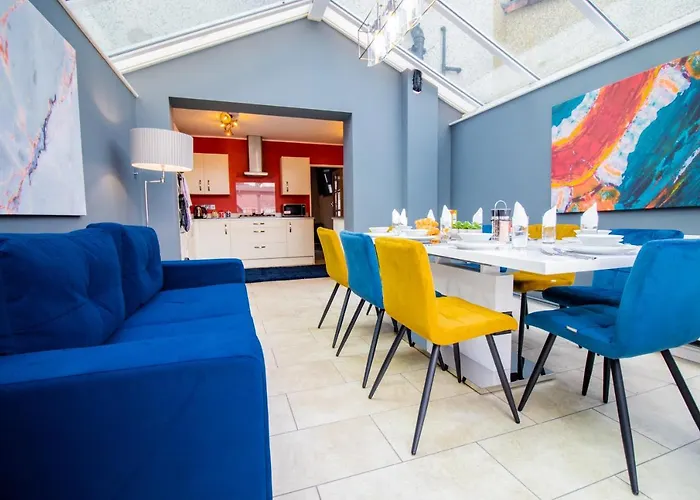 Stunning House Free Parking Garden Wifi Nyaraló