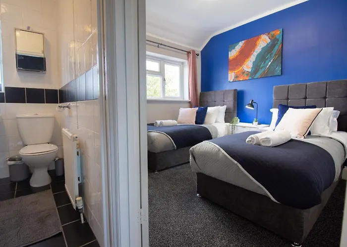 Nyaraló Stunning House Free Parking Garden Wifi