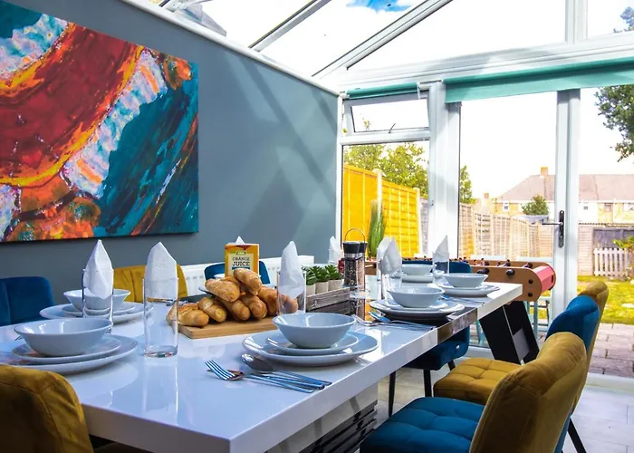 Stunning House Free Parking Garden Wifi Nyaraló