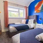 Casa de Férias Stunning House Free Parking Garden Wifi *
