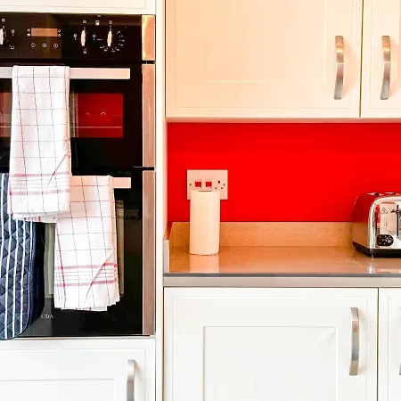 Stunning House Free Parking Garden Wifi Ferienhaus