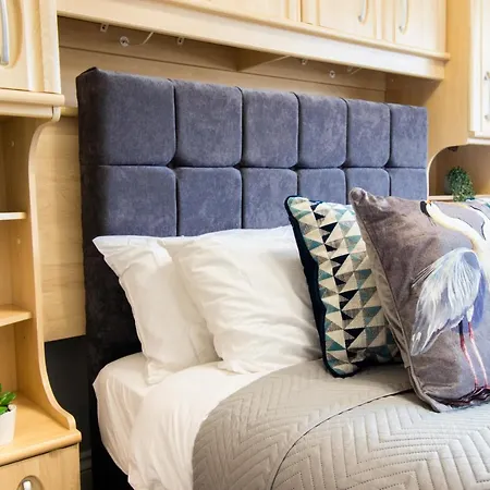 Stunning House Free Parking Garden Wifi Ferienhaus