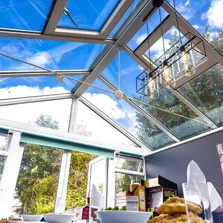 Ferienhaus Stunning House Free Parking Garden Wifi Bristol