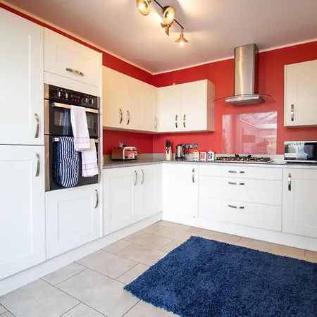 Ferienhaus Stunning House Free Parking Garden Wifi Bristol